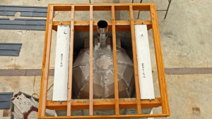 ドームの隙間をより強力な耐火パテで補修