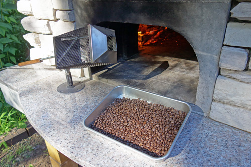 改良型のコーヒー焙煎機で焙煎
